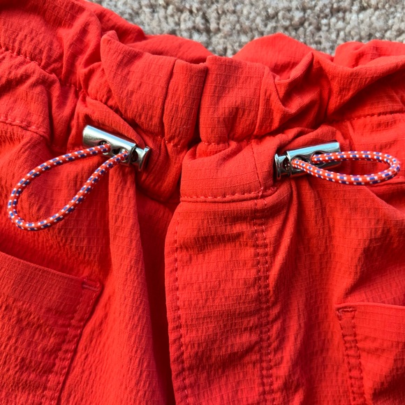 Athleta Trekkie Parachute Shorts Vermillion Red Ripstop Hiking 0 XS - Picture 6 of 7